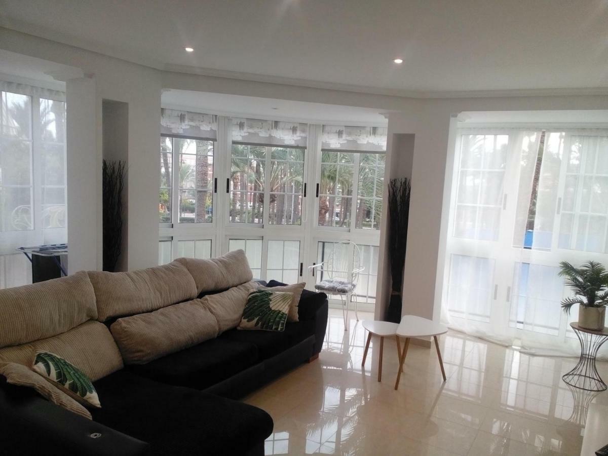 El Palmeral Apartment *